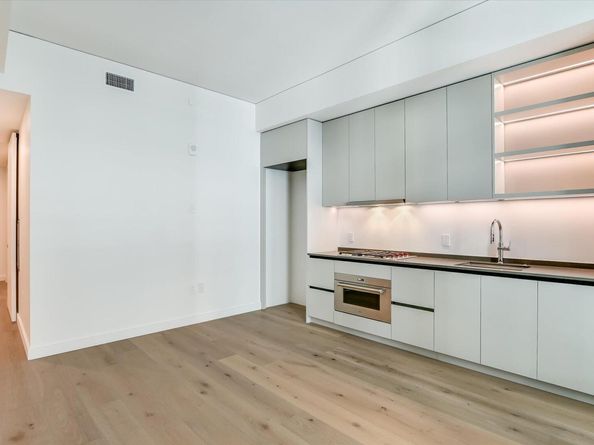 610 Davis ST 2607, Austin TX 78701