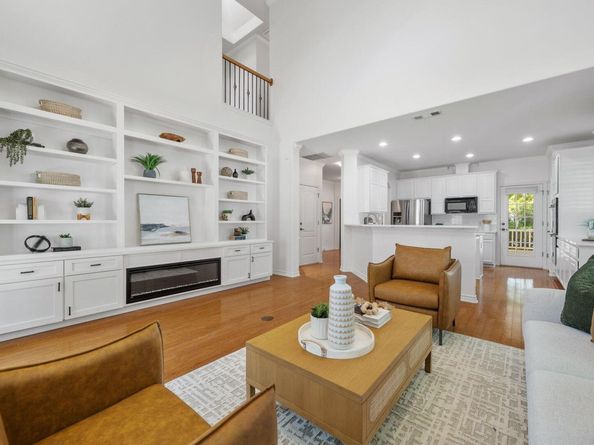 1704 Kinney Oaks Ct, Austin TX 78704