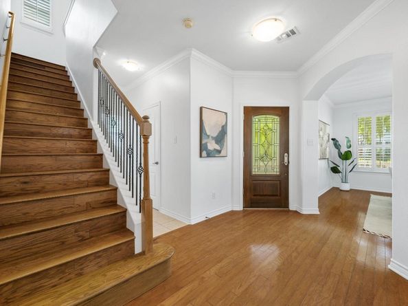 1704 Kinney Oaks Ct, Austin TX 78704
