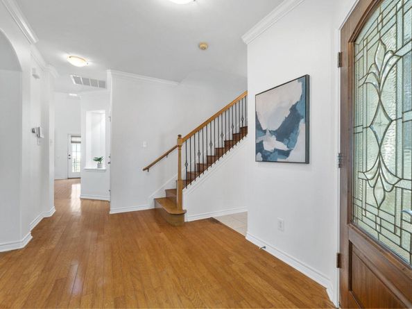 1704 Kinney Oaks Ct, Austin TX 78704