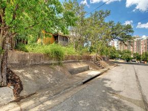1001 Catalpa ST, Austin TX 78702