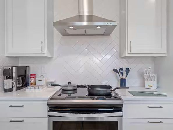 18401 Valley Hill LN, Point Venture TX 78645