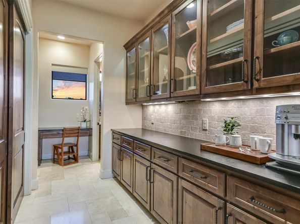 17017 S Ridge LN, Austin TX 78734