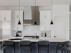 2504 Bluffview DR, Austin TX 78704