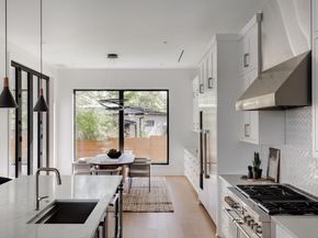 2504 Bluffview DR, Austin TX 78704