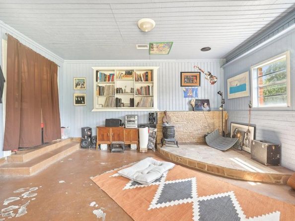8622 Thunderbird RD, Austin TX 78736