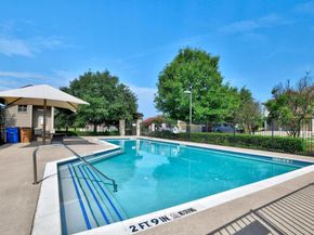 9201 Brodie LN 2001, Austin TX 78748