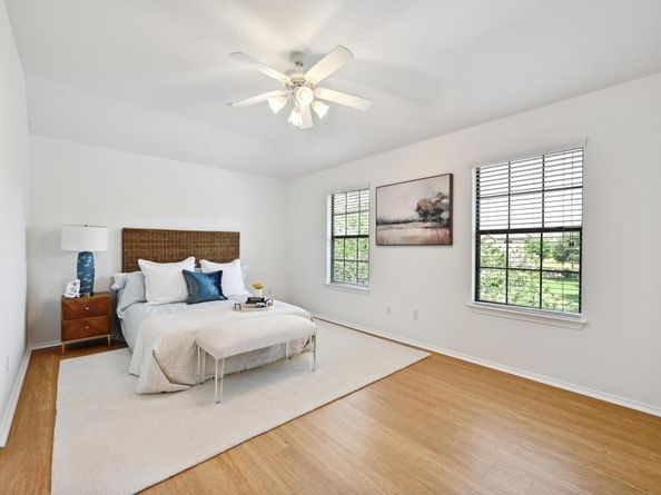 9201 Brodie LN 2001, Austin TX 78748