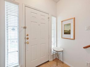 9201 Brodie LN 2001, Austin TX 78748