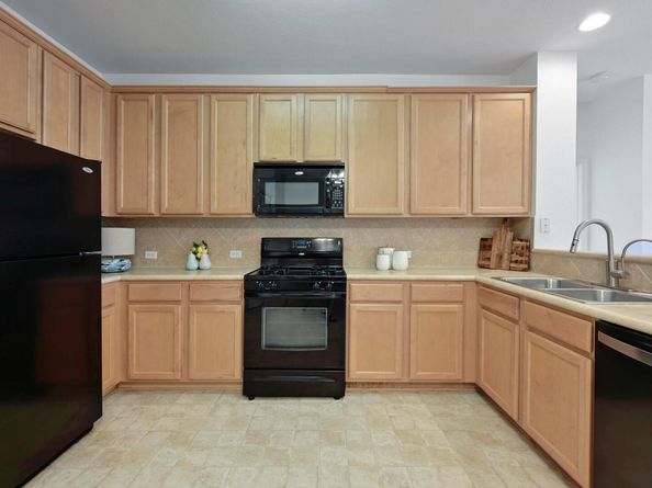 9201 Brodie LN 2001, Austin TX 78748