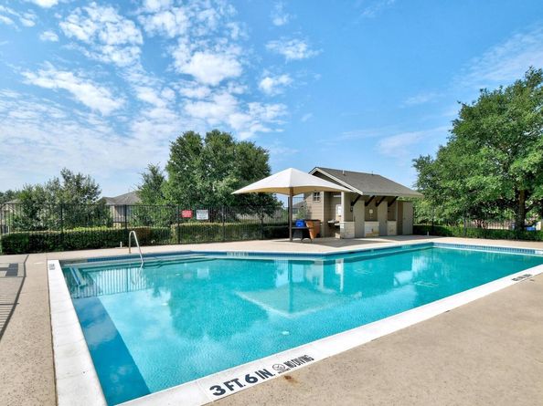9201 Brodie LN 2001, Austin TX 78748