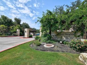 9201 Brodie LN 2001, Austin TX 78748