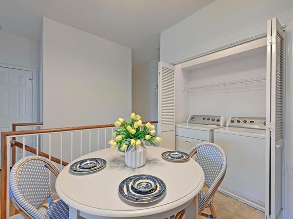 9201 Brodie LN 2001, Austin TX 78748