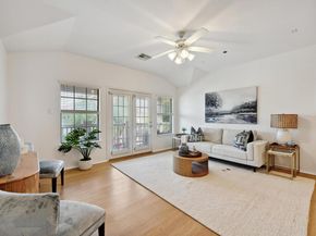 9201 Brodie LN 2001, Austin TX 78748