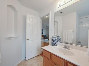 9201 Brodie LN 2001, Austin TX 78748