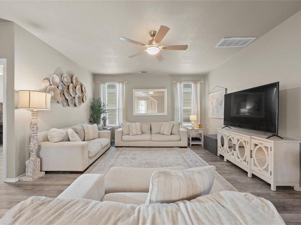 59 Snowy Plover LN, Leander TX 78641