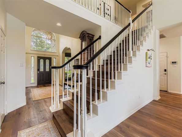 5515 Ballenton LN, Austin TX 78739