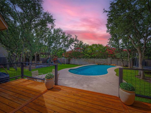 5515 Ballenton LN, Austin TX 78739