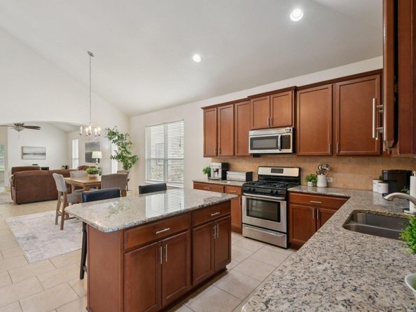 413 Longhorn Cavern RD, Leander TX 78641