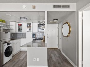 1800 Lavaca ST 207, Austin TX 78701