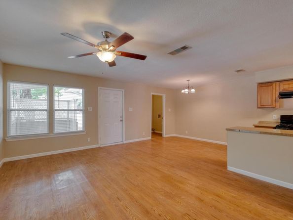 2700 Catalina DR, Austin TX 78741