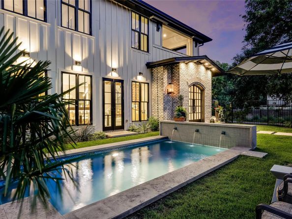 901 Wayside DR, Austin TX 78703