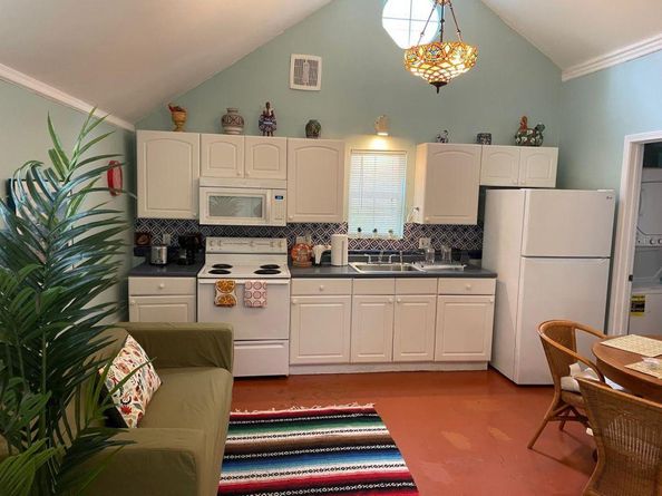 818 Harris Ave, Austin TX 78705