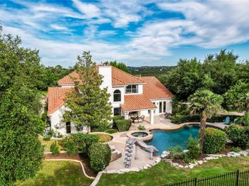 2116 Demona DR