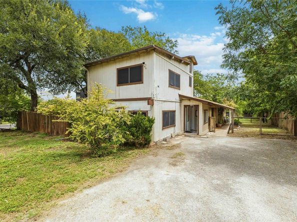 3305 Dolphin DR, Austin TX 78704