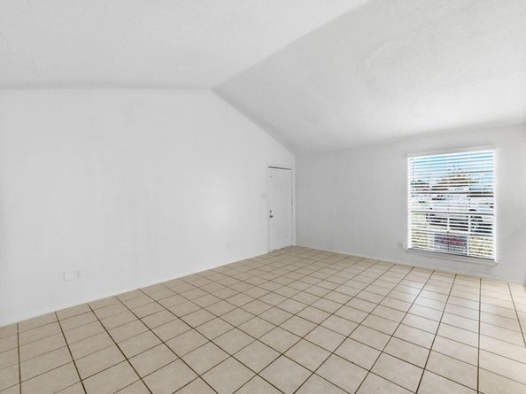 5619 Jacaranda DR, Austin TX 78744