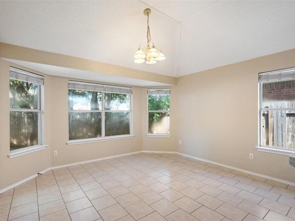 1008 NE Chippewa ST, Round Rock TX 78665
