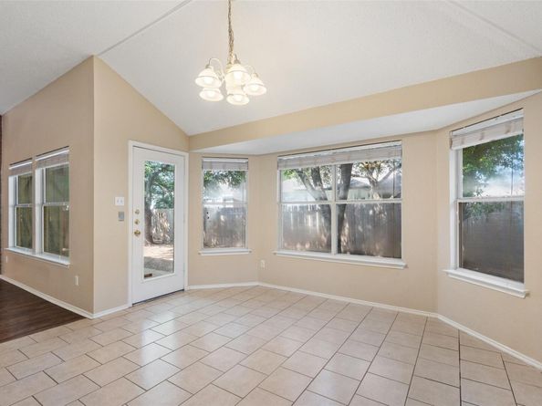 1008 NE Chippewa ST, Round Rock TX 78665