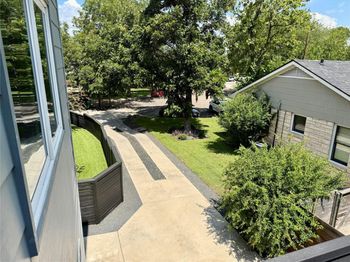 1303 Harriet CT