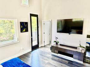1303 Harriet CT B, Austin TX 78756