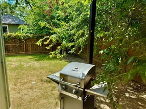 1303 Harriet CT B, Austin TX 78756