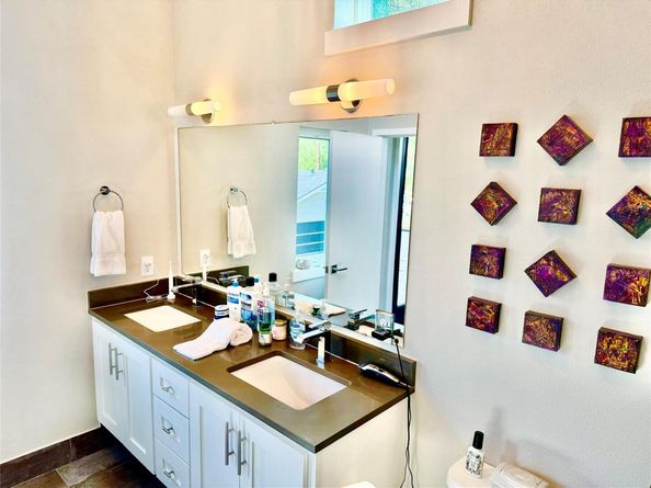 1303 Harriet CT B, Austin TX 78756