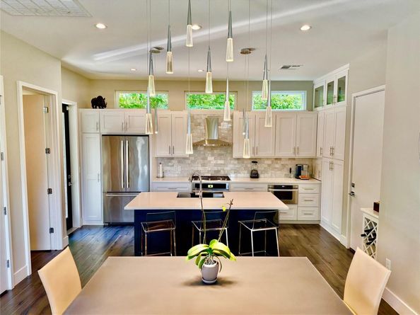 1303 Harriet CT B, Austin TX 78756