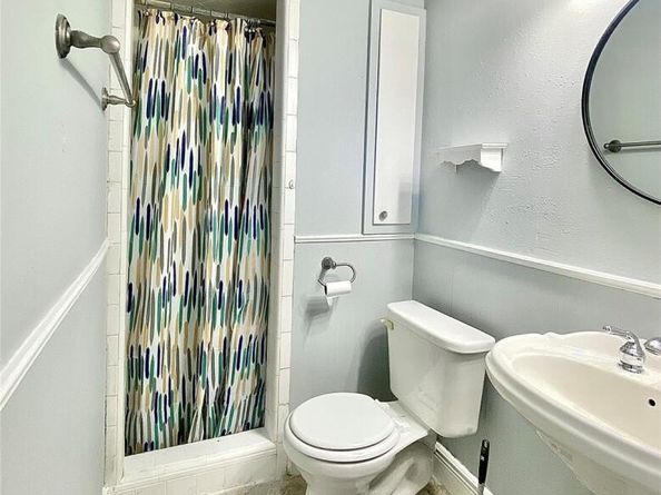 8602 Colonial DR, Austin TX 78758