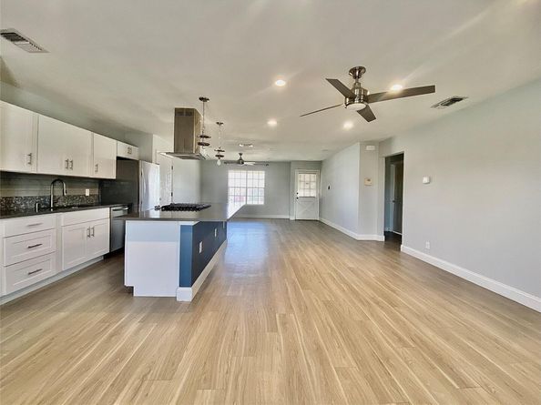 8602 Colonial DR, Austin TX 78758