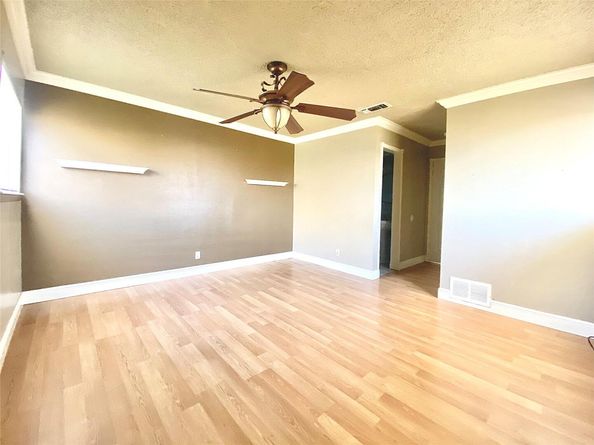 8602 Colonial DR, Austin TX 78758