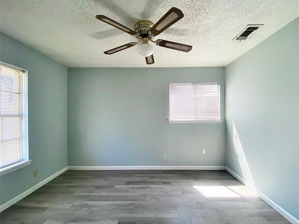 8602 Colonial DR, Austin TX 78758