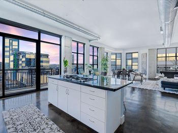 311 W 5th ST