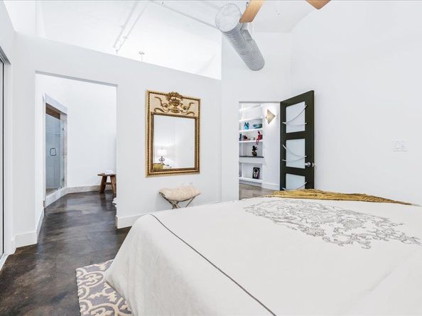 311 W 5th ST 1005, Austin TX 78701