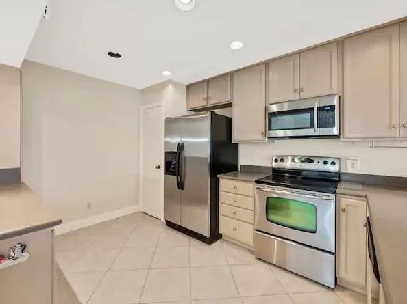 107 World Of Tennis SQ, Lakeway TX 78738