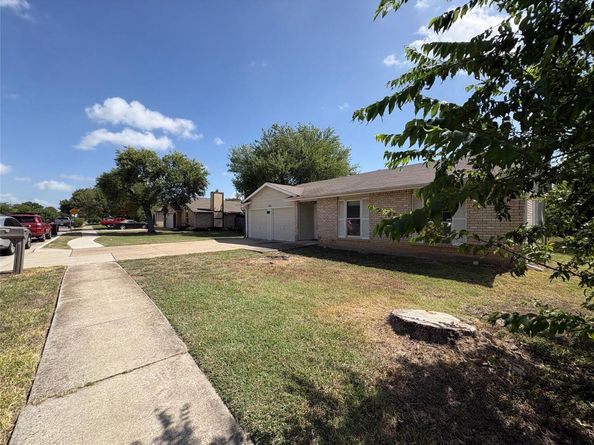 1709 W Mesa Park DR, Round Rock TX 78664