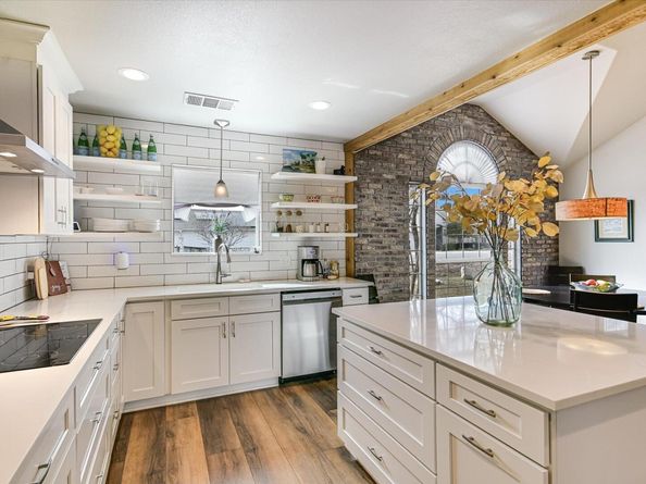 18516 Champions CIR, Lago Vista TX 78645