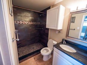 2303 Eastside DR 209, Austin TX 78704