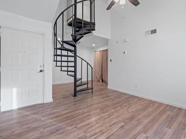 1840 Burton DR 208, Austin TX 78741
