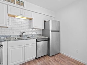 1840 Burton DR 208, Austin TX 78741
