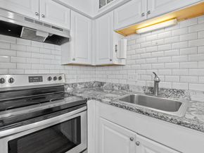 1840 Burton DR 208, Austin TX 78741